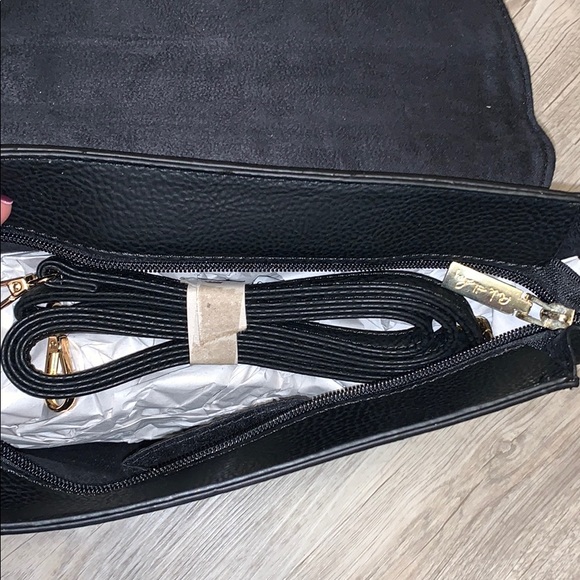 ๐ผ๐๐HP๐๐Crossbody bag๐ผ - Picture 2 of 3